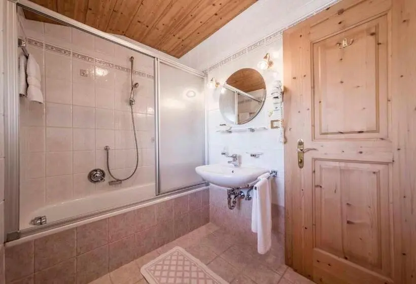 اتاق استاندارد سه نفره, Garni Hotel Residence Diamant