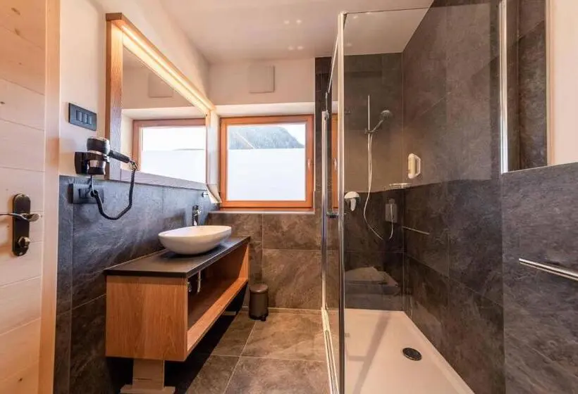 اتاق لوکس با بالکن, Garni Hotel Residence Diamant