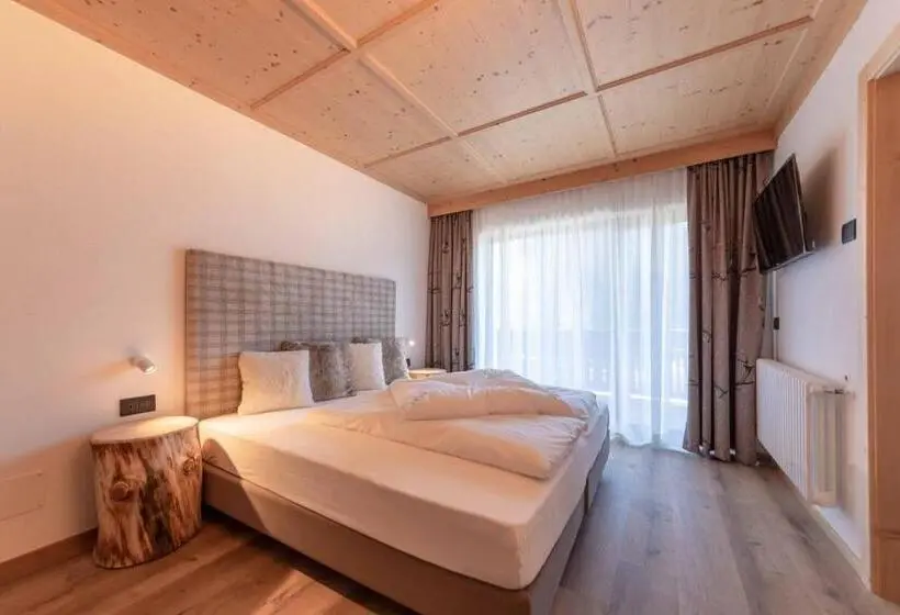 اتاق لوکس با بالکن, Garni Hotel Residence Diamant