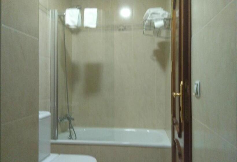 컴포트 트리플 룸, Pazo De Monterrei