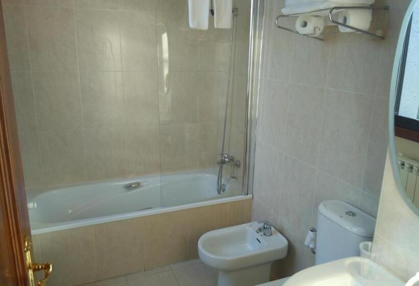 컴포트 트리플 룸, Pazo De Monterrei