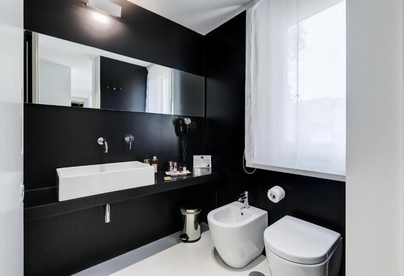 سوییت لوکس, Sora Luxury Inn