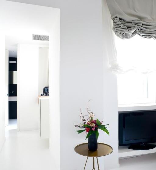 סוויטה דלוקס, Sora Luxury Inn
