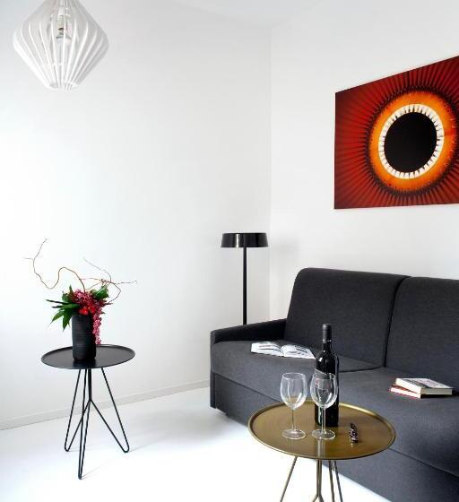 سوییت لوکس, Sora Luxury Inn