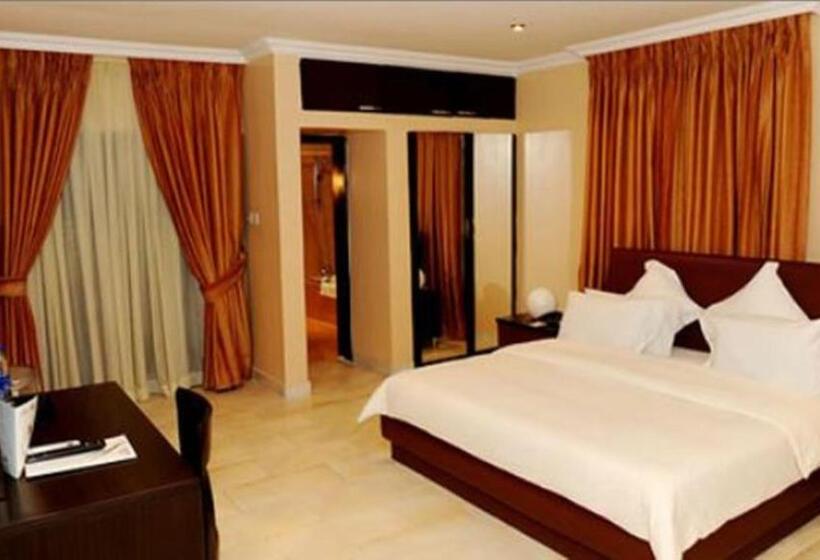 اتاق استاندارد با بالکن, The Guest House