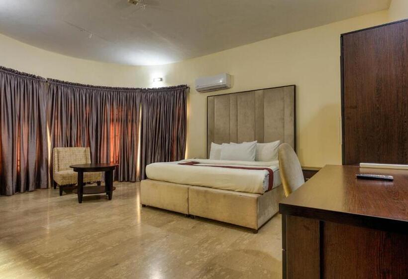 اتاق لوکس, The Guest House