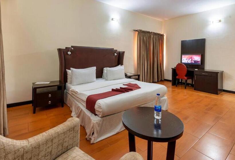 اتاق لوکس, The Guest House