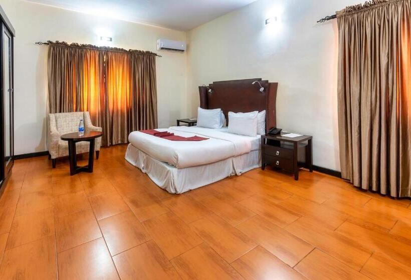 اتاق لوکس, The Guest House