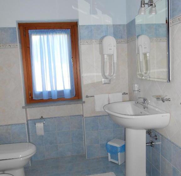 غرفة عائلية كلاسيكية, Affittacamere Les Noyers