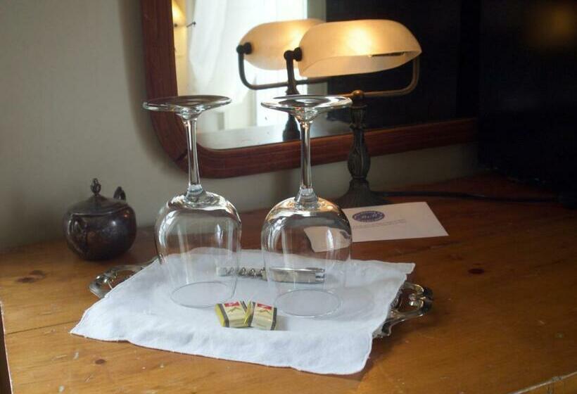 Номер Стандарт, Au Manoir De La Rue Merry