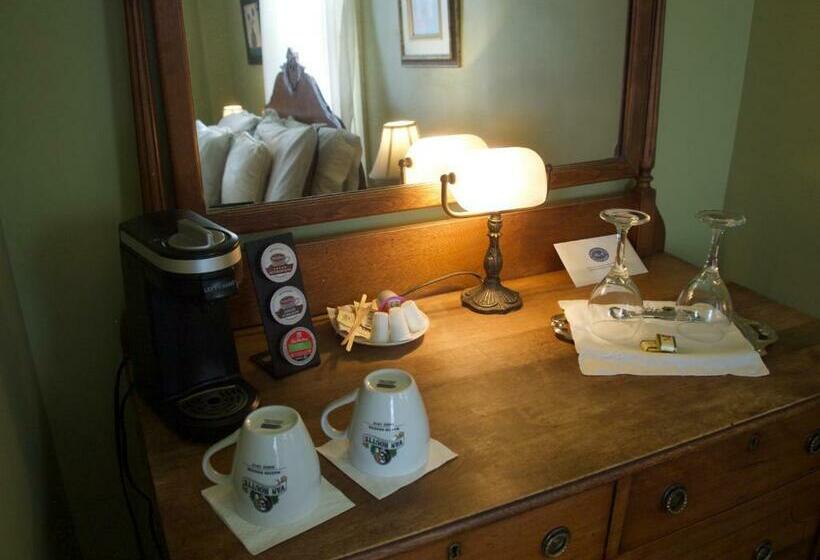 Номер Стандарт, Au Manoir De La Rue Merry