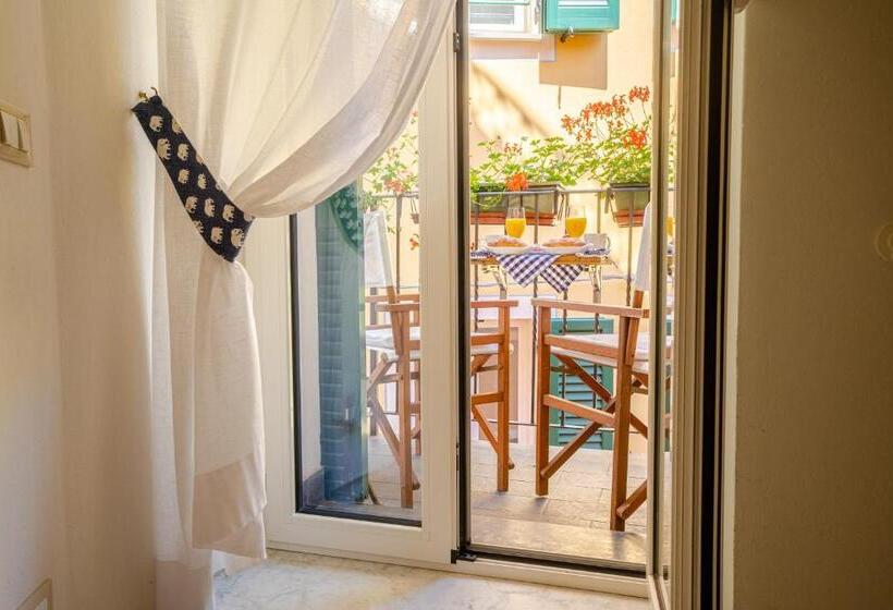 اتاق استاندارد با بالکن, Solemare