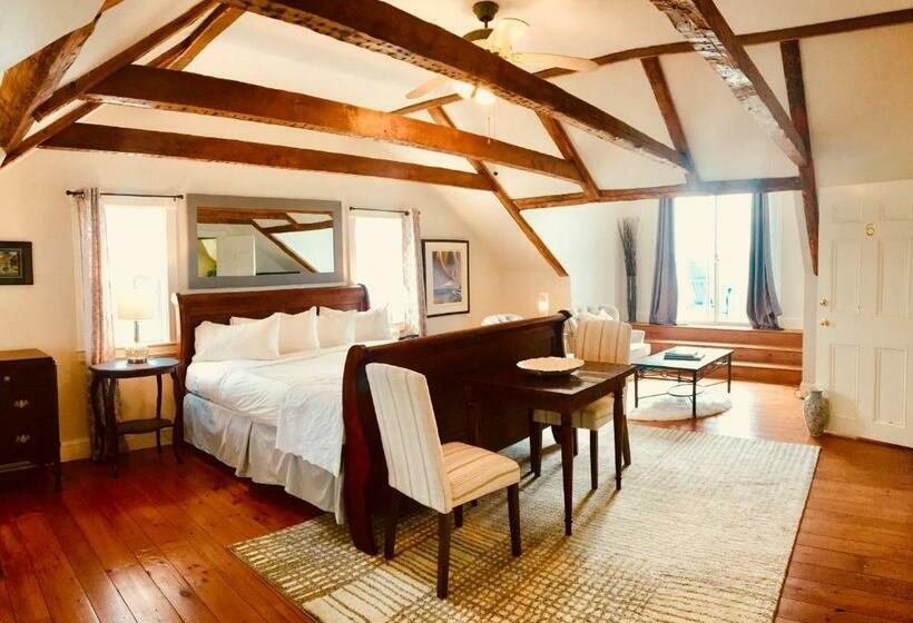 キングサイズベッドのデラックススイート, Treadwell Inn