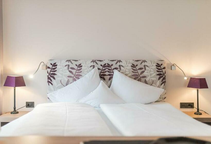 اتاق استاندارد با بالکن, Boutiquehotel Minigolf