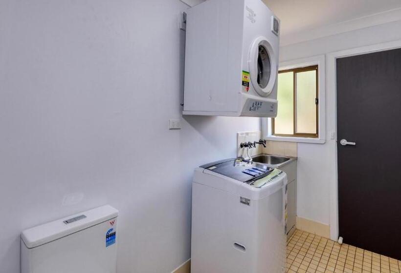 شقة غرفة واحدة, Colonial Motel & Apartments