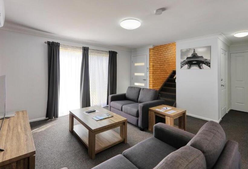 شقة غرفة واحدة, Colonial Motel & Apartments