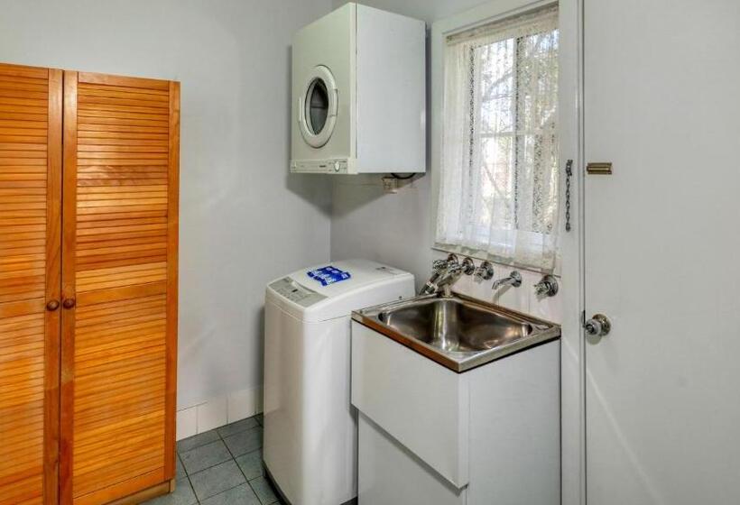 شقة غرفتين, Colonial Motel & Apartments