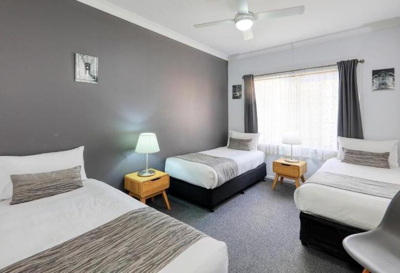 شقة غرفتين, Colonial Motel & Apartments