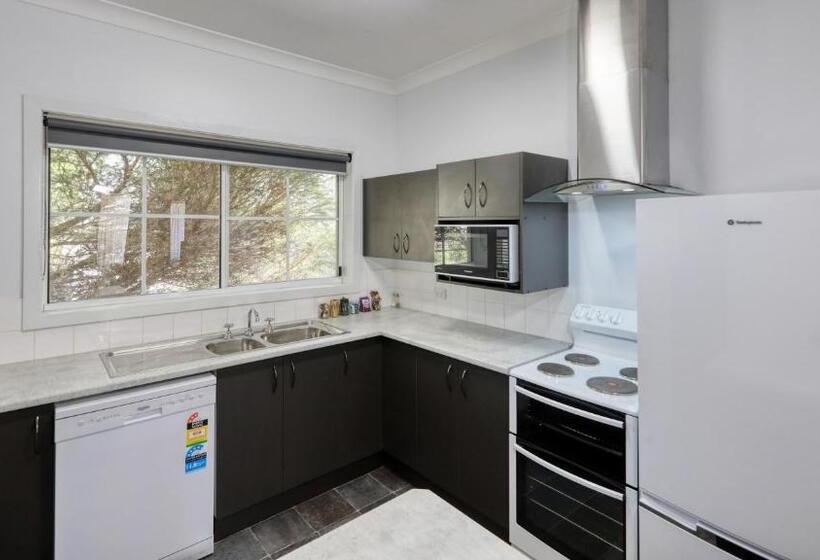 شقة غرفتين, Colonial Motel & Apartments