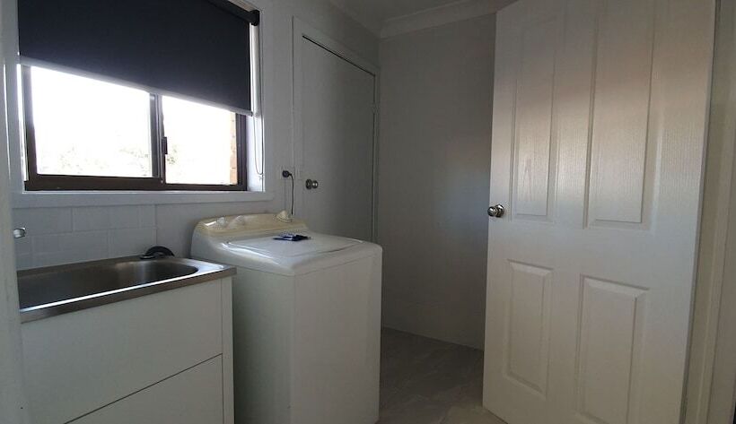 شقة غرفتين, Colonial Motel & Apartments