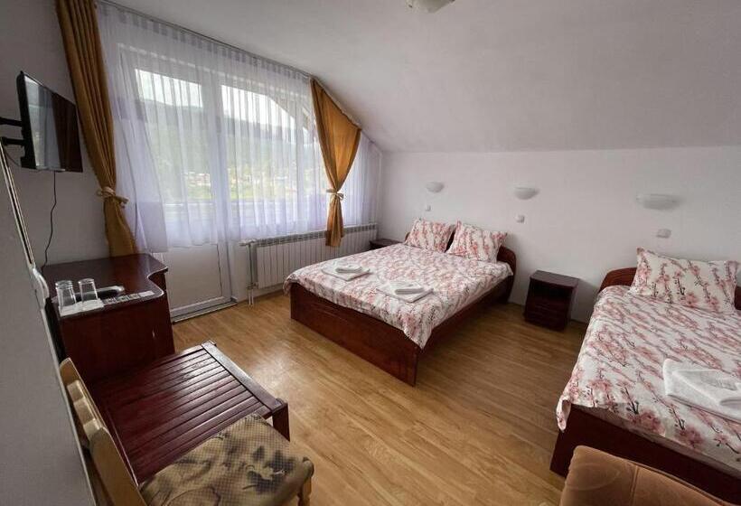 带阳台的三人标准间, Family Hotel Panorama