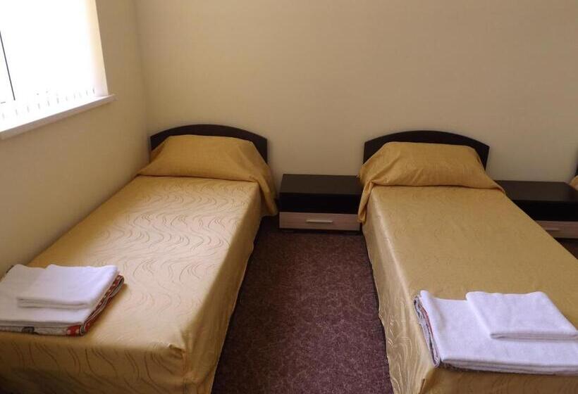 トリプルクラシックルーム, Hostel Rayska Yabalka