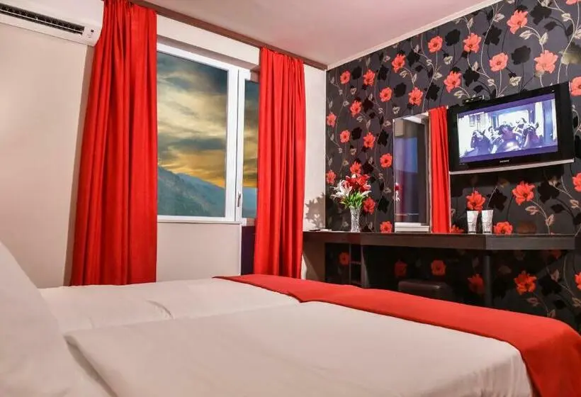 Standard-huone Vuoristonäkymä, Central Guest Rooms