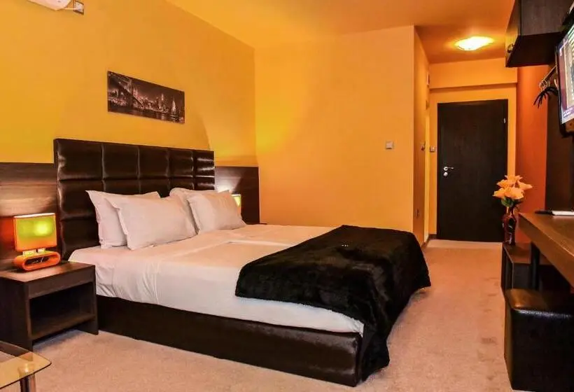 Standard-huone Parveke, Central Guest Rooms