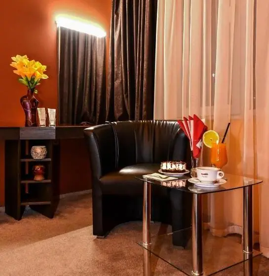 Standard-huone Parveke, Central Guest Rooms