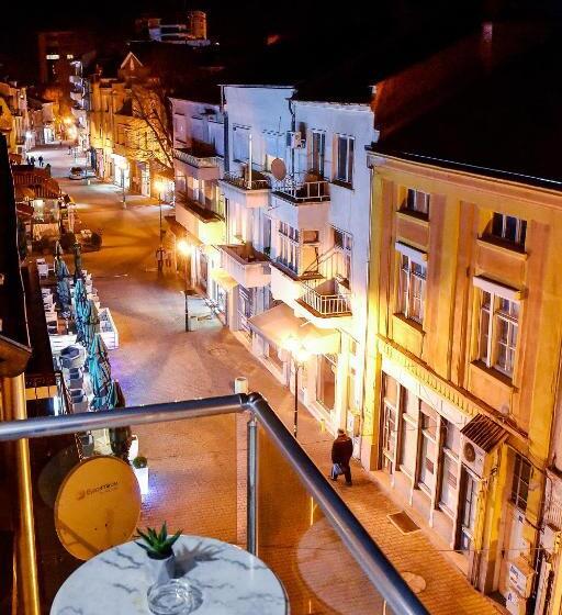 キングサイズベッドのスタンダードルーム, Central Guest Rooms