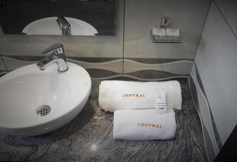 1 Bedroom Apartment River View, Central Guest Rooms