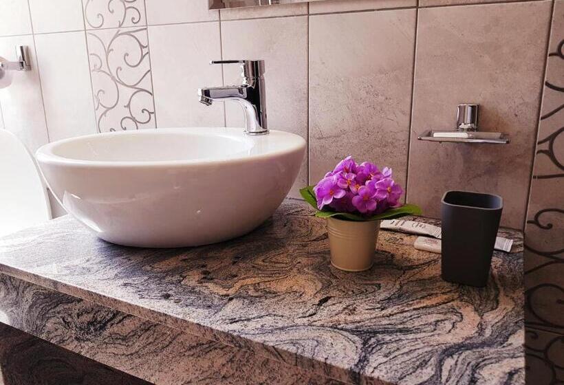 Апартаменты 1 Спальня с Террасой, Central Guest Rooms