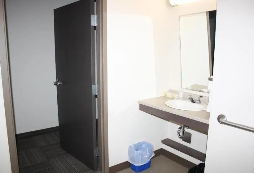 身障者適用スタンダードルーム, Crossroads Inn & Suites
