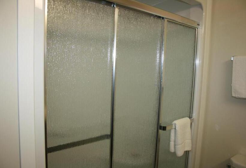 חדר סטנדרט, Crossroads Inn & Suites