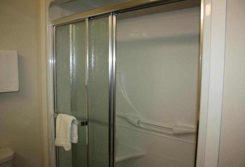 חדר סטנדרט שתי מיטות זוגיות, Crossroads Inn & Suites