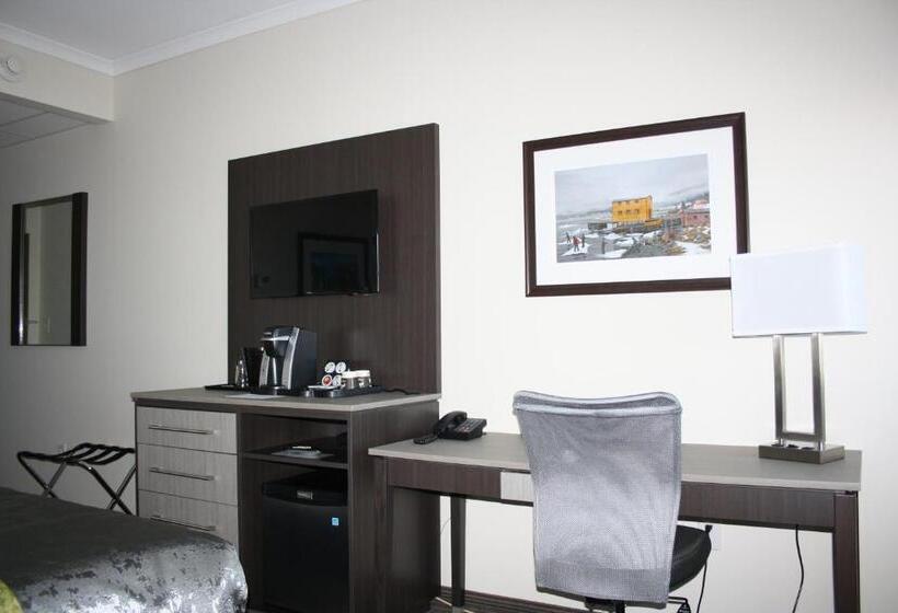 חדר סטנדרט שתי מיטות זוגיות, Crossroads Inn & Suites