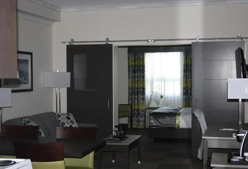 スイート, Crossroads Inn & Suites