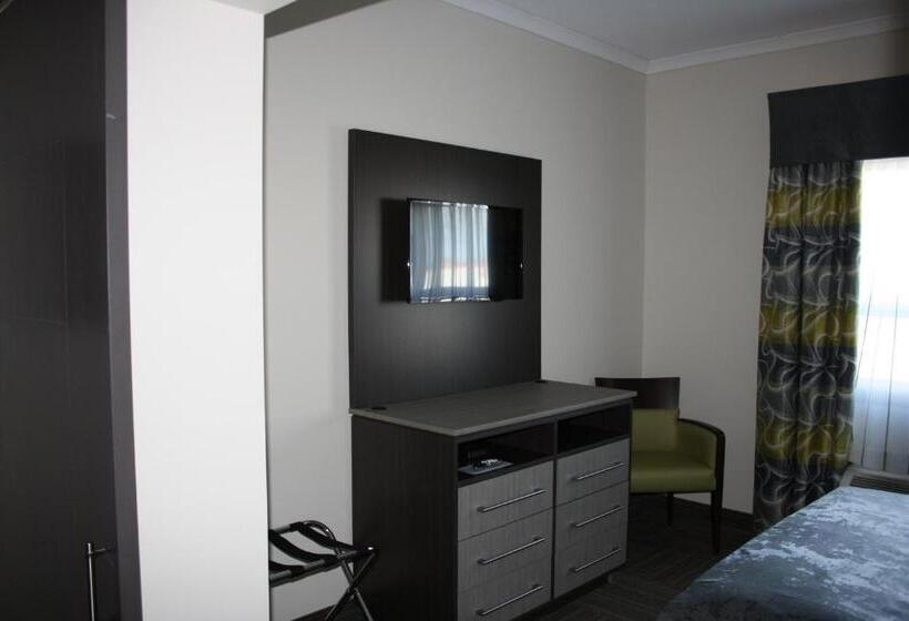סוויטה עם ג'קוזי, Crossroads Inn & Suites