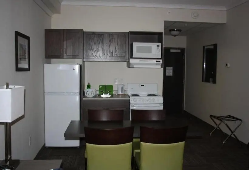 ハイドロマッサージバス付きスイート, Crossroads Inn & Suites