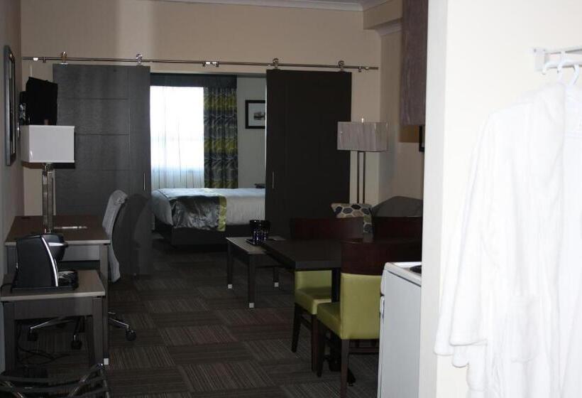 Люкс с гидромассажем, Crossroads Inn & Suites