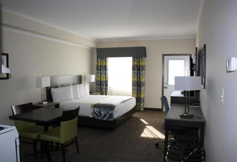 Полулюкс, Crossroads Inn & Suites