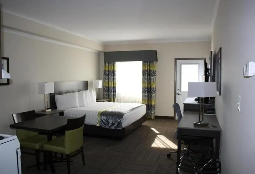 ジュニアスイート, Crossroads Inn & Suites
