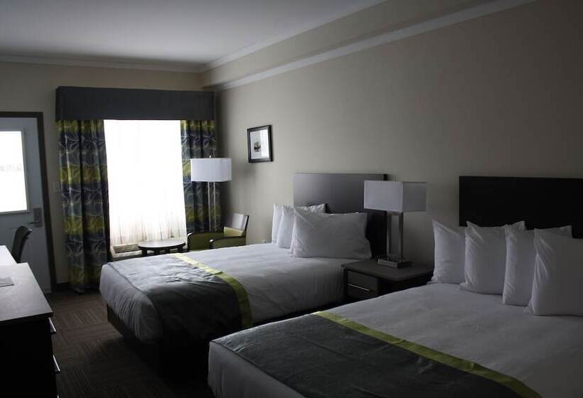 Номер Стандарт 2 Двуспальные Кровати, Crossroads Inn & Suites