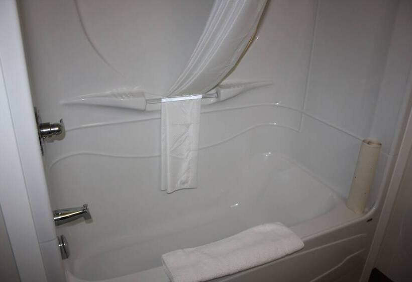 חדר סטנדרט שתי מיטות זוגיות, Crossroads Inn & Suites