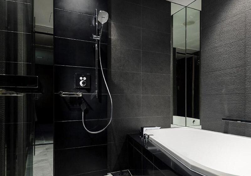 스탠다드 룸, Crossroads Inn & Suites