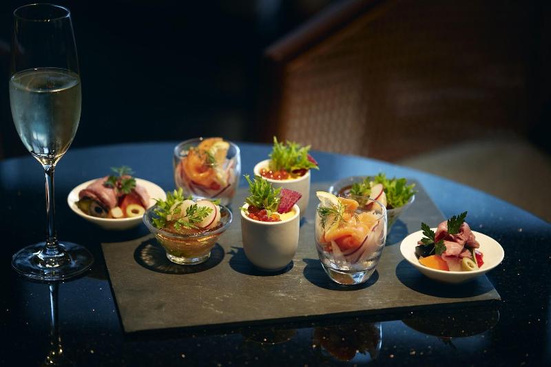 חדר סטנדרט, Crossroads Inn & Suites