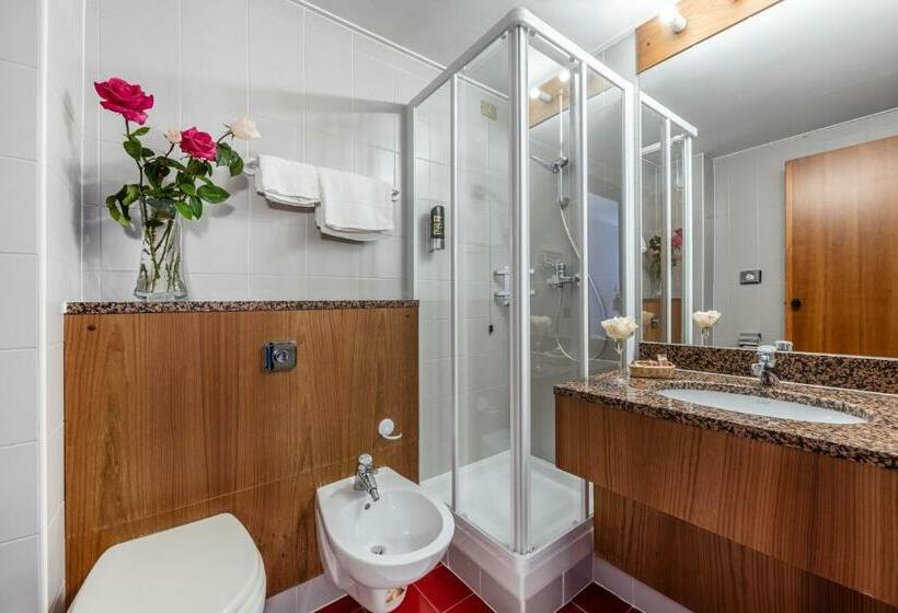 חדר אקונומי, Pippo