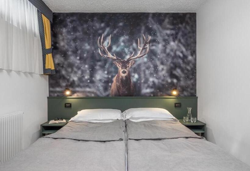 חדר אקונומי לשלושה, Pippo