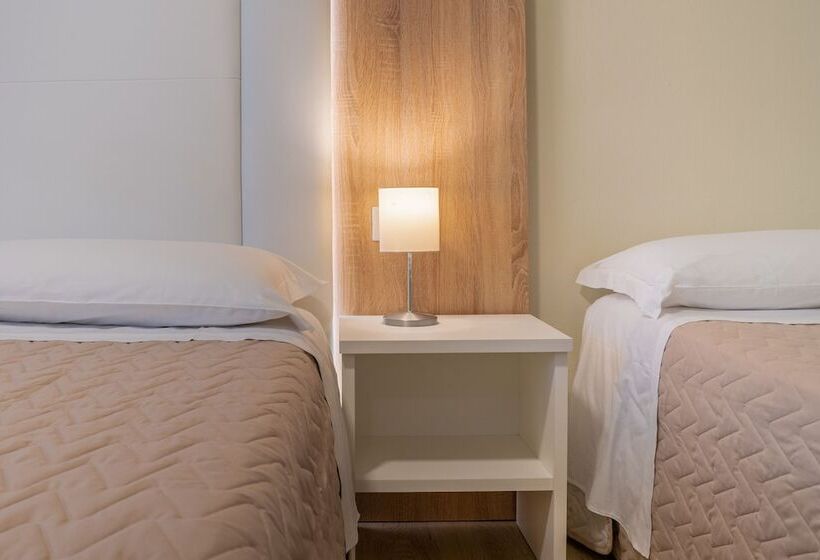 三人经典房间, Suez