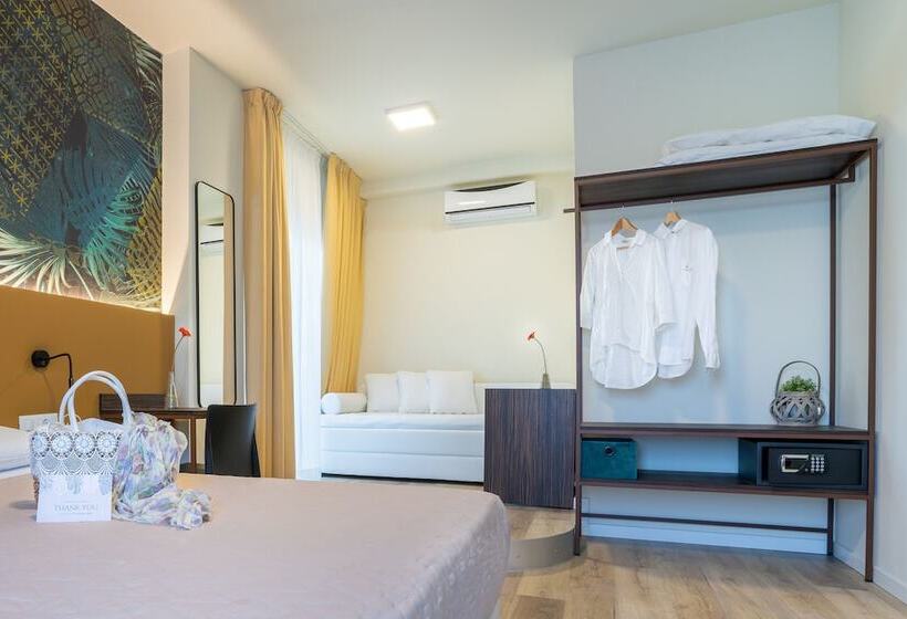 Chambre Quadruple Standard avec Balcon, Suez